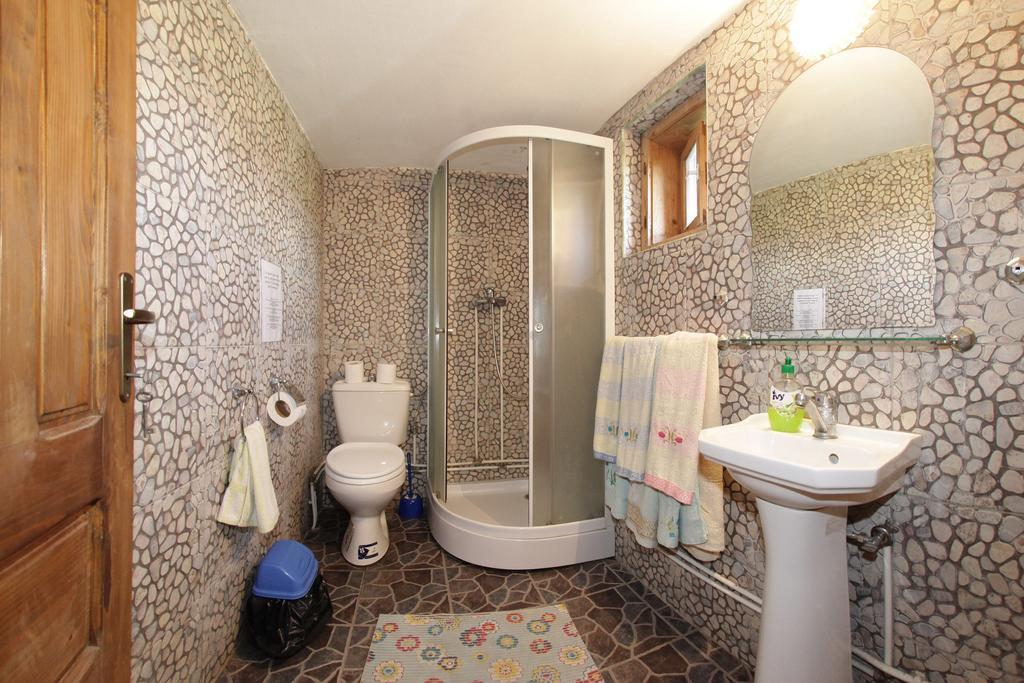 Pensiunea Sub Cetate La Matei Onceşti Habitación foto
