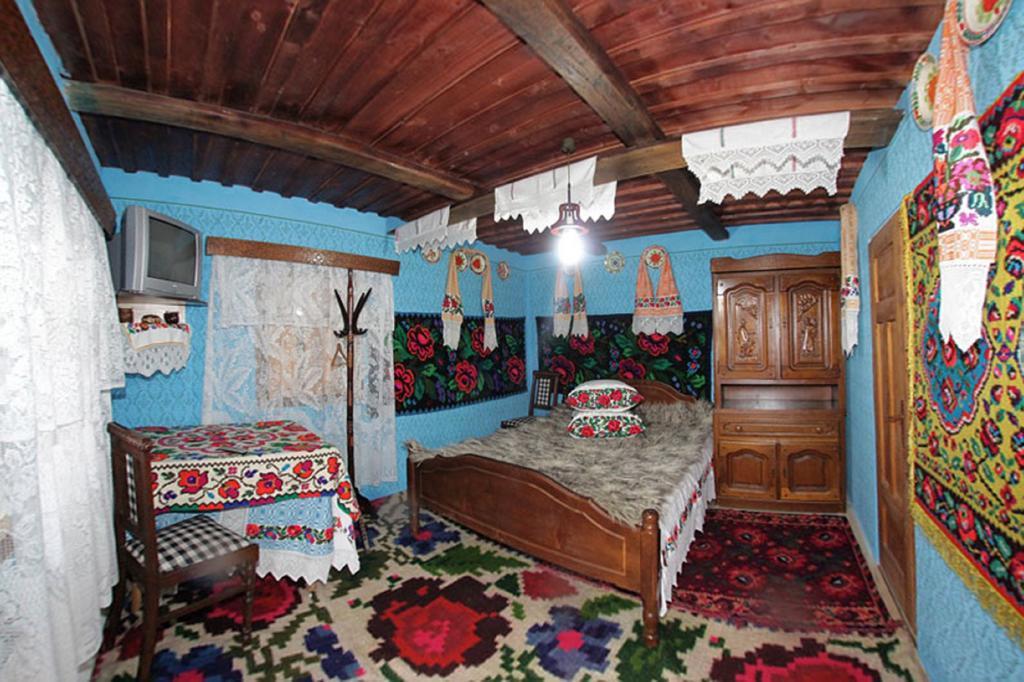 Pensiunea Sub Cetate La Matei Onceşti Exterior foto